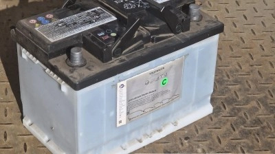 Kam se starou autobaterií? V Ekopragu ve Slaném vám ještě zaplatí