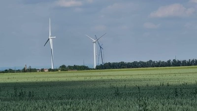 Ve Pcherách je již větrná elektrárna opravena