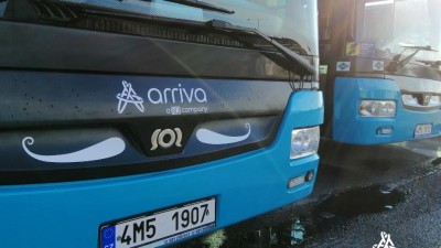 Po kladenských ulicích budou jezdit první elektrické kloubové autobusy v Česku. Arriva rozšiřuje vozový park