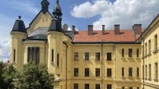 Gymnázium dostane podlahy, zrekonstruuje se Hřebečská