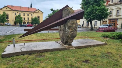 Vlastivědné muzeum ve Slaném slavnostně zahájilo venkovní sochařskou výstavu