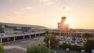 Letiště Praha bude možná proplácet okna a dveře