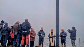 Nové kříže na Slánské hoře byly požehnány 