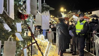 Strážníci upozorňují na dopravní omezení při sobotním rozsvícení Pohádkového vánočního stromu v Kladně