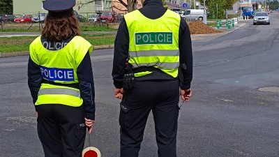 Pronásledované BMW policisté chytili ve Švermově. Řidič "nalízal"
