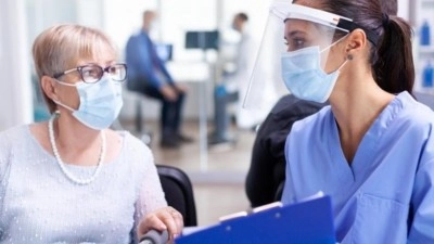 Koordinátoři intenzivní péče a očkování ve Středočeském kraji pracují na zajištění zásob monoklonálních protilátek