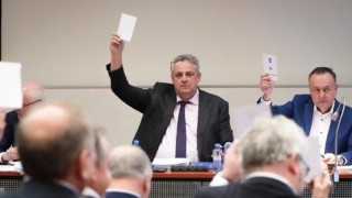 Dod&aacute;vky tepla ohroženy nejsou, ujistil na zastupitelstvu prim&aacute;tor Volf. Kde se vezmou pen&iacute;ze, pt&aacute; se opozice