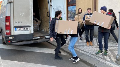 Slaný poslalo na Ukrajinu materiální pomoc z veřejné sbírky