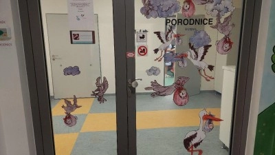 Slánská porodnice nebere nové rodičky