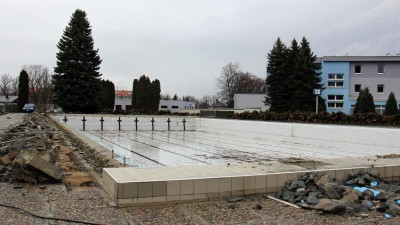 Na Letním koupališti Sletiště začala rekonstrukce padesátimetrového bazénu