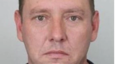 Pátrá se po muži z Hostivice. V neděli odešel neznámo kam
