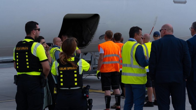 Na ruzyňské letiště přiletěla nejstarší cestující všech dob, Lucy