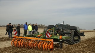 Kombajn bez řidiče. AGRA Řišuty testuje roboty na poli