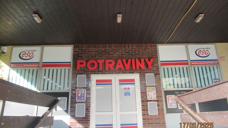 Plíseň a myší trus. Prodejna na Štepánské byla zavřená