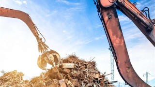 Kladnem otřásl výbuch tlakové lahve