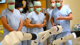V kladenské nemocnici otevřeli Centrum robotické medicíny