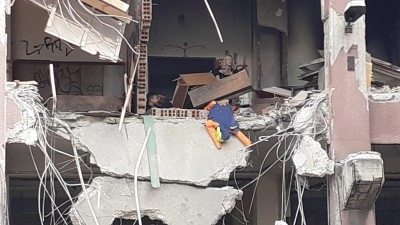 Na Kladně dnes ráno houkaly sirény. Záchranáři se sjížděli de areálu bývalé Poldi Kladno, ten se stal centrem Destrukce
