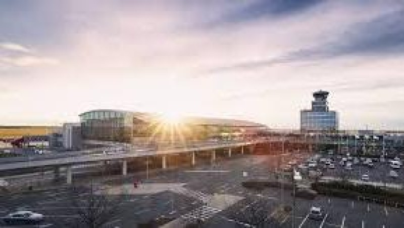 Na letišti se opravuje vozovka v ulici Aviatická