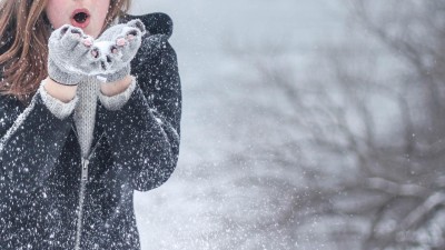 Sněhové přeháňky nás až do konce týdne neopustí, pozor také na mrznoucí déšť