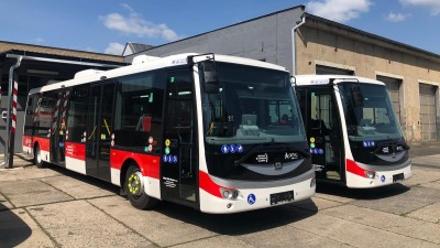 Nové elektrobusy kladenské MHD nabídnou větší komfort, všechny autobusy pak nově i WIFI připojení