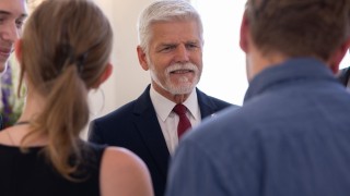 Prezident se dnes setká v Lánech s mladými lídry politických stran