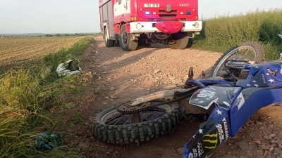 Havárie motorkáře ve Zlonicích