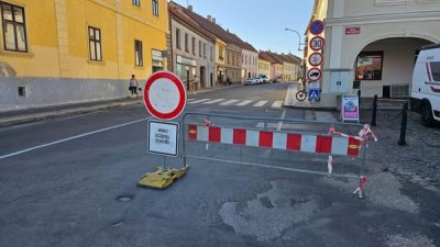 Ve Velvarech uzavřou dvě ulice z náměstí