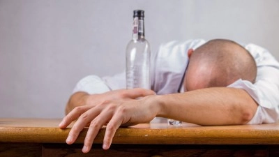 ROZHOVOR: V Česku pije alkohol denně každý desátý dospělý. Přibývá závislých žen