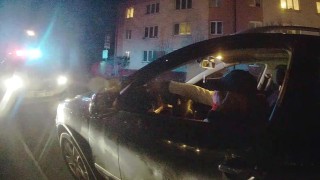 Řidič se z&aacute;kazem ř&iacute;zen&iacute; se pokusil vyd&aacute;vat za jinou osobu. Hl&iacute;dka Městsk&eacute; policie Slan&yacute; jeho jedn&aacute;n&iacute; odhalila