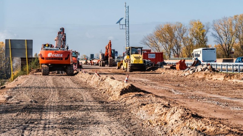 Přestavba mostu přes D6 u Přítočna se rozšíří cyklostezku