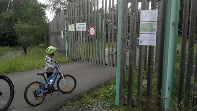 Tip na výlet k sousedům: Poslední příležitost si užít procházku ve flájské oboře. Přitom zavítejte i na přehradu