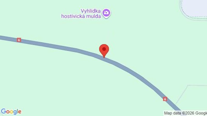 D&aacute;lnici D6 blokuje převr&aacute;cen&yacute; kamion