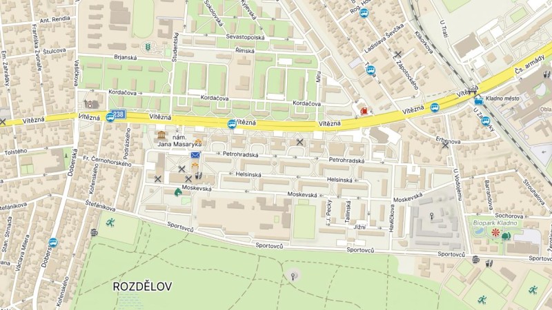 Na Vítězné havaroval motorkář