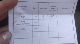 Pozor při prodeji kaprů! V Kralupech byla &scaron;koda čtyři sta