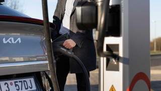 U Velké Dobré vzniklo místo pro ultrarychlé dobíjení elektromobilu