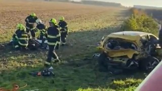 Kladenští hasiči zasahovali u Jenče u nehody