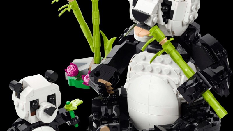 Společnost LEGO zve děti zdarma do Zoo Praha. Stač&iacute; přij&iacute;t v masce pandy nebo zoologa