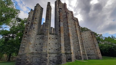 Tip na výlet: Dobijte své „baterky“ na nejmagičtějším místě Česka. Najdete ho v Panenském Týnci