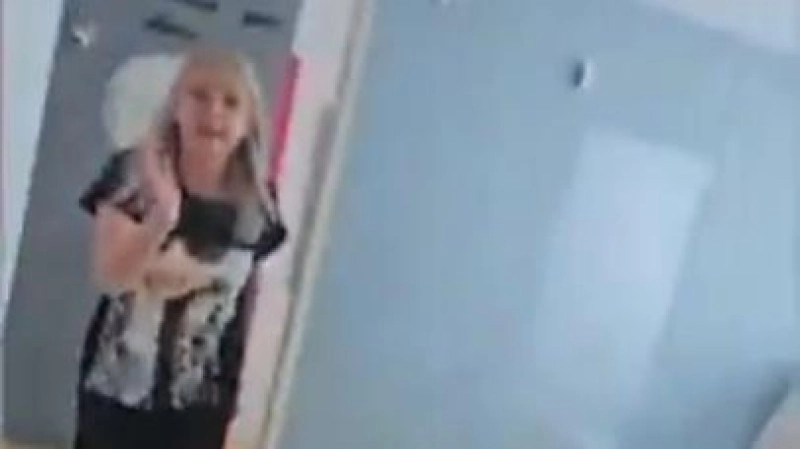 Táhněte do..., řvala na pacientku gynekoložka v Líbeznici