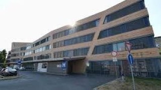 Nemocnice Kladno zru&scaron;ila z&aacute;kaz n&aacute;v&scaron;těv