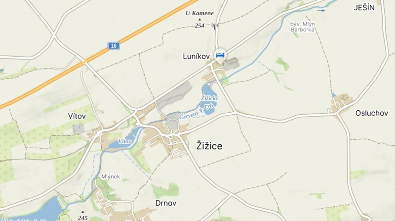 Při nehodě v Žižicích Luníkově zasahovala záchranka a hasiči