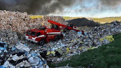 Lány mají výsledky rozboru půdy po požáru skládky