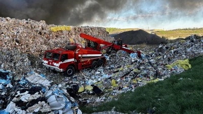 Lány mají výsledky rozboru půdy po požáru skládky