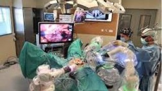 Od devíti se v nemocnici koná slavnostní otevření Centra robotické medicíny