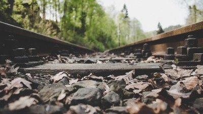 Opilec si ustlal v Rozdělově na kolejích