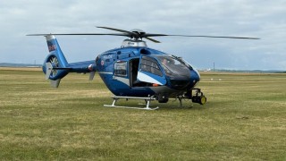 Zásah vrtulníku na silnici na Slaný. Silnice uzavřena