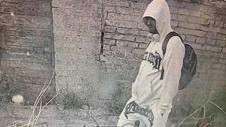 Poznáváte ho? Chtěl vykrást dům Na stráni v Kladně
