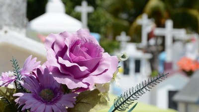 Město Kladno dočasně prodlužuje otevírací dobu hřbitovů