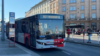 Autobusy budou na Kulaťáku jezdit po kolejích