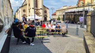 Na Kladenském festivalu napadal opilý muž strážníky